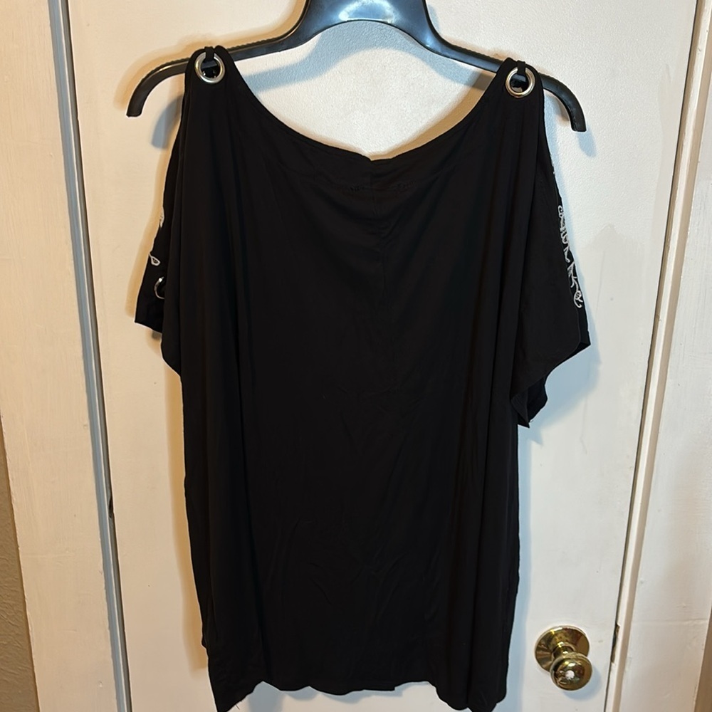 Women’s Plus Cable and Gauge Embroidered Top With Open Sleeve 3X Black - Picture 4 of 6